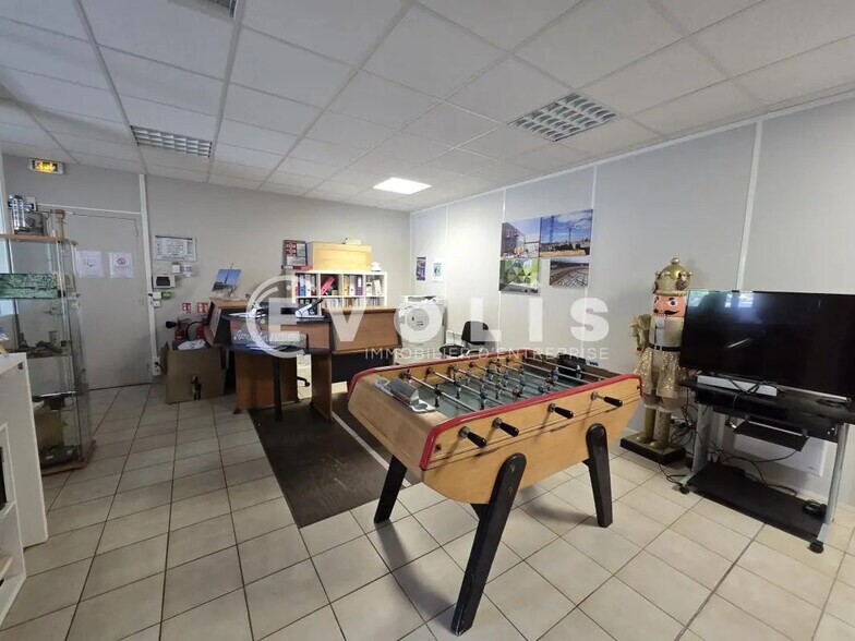 Bureau dans Gometz-la-Ville à louer - Photo intérieure - Image 2 de 7