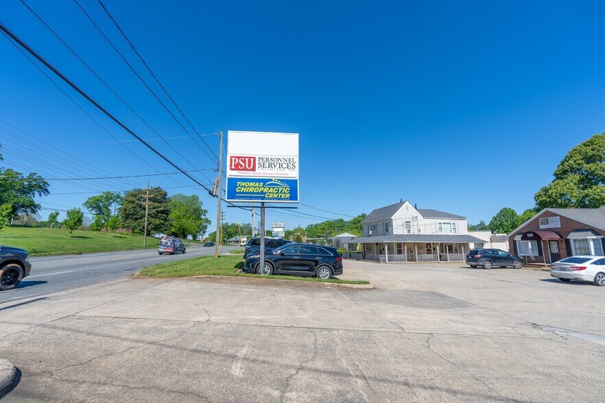 998-1002 S New Hope Rd, Gastonia, NC à louer - Photo du bâtiment - Image 2 de 13