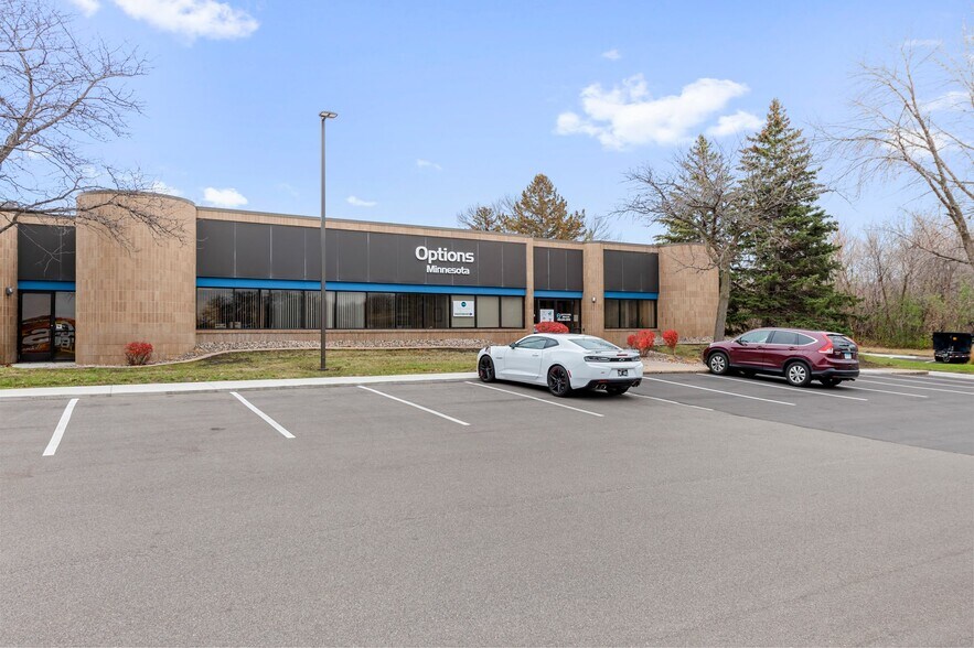 501-617 Travelers Trl, Burnsville, MN à louer - Photo du bâtiment - Image 3 de 36