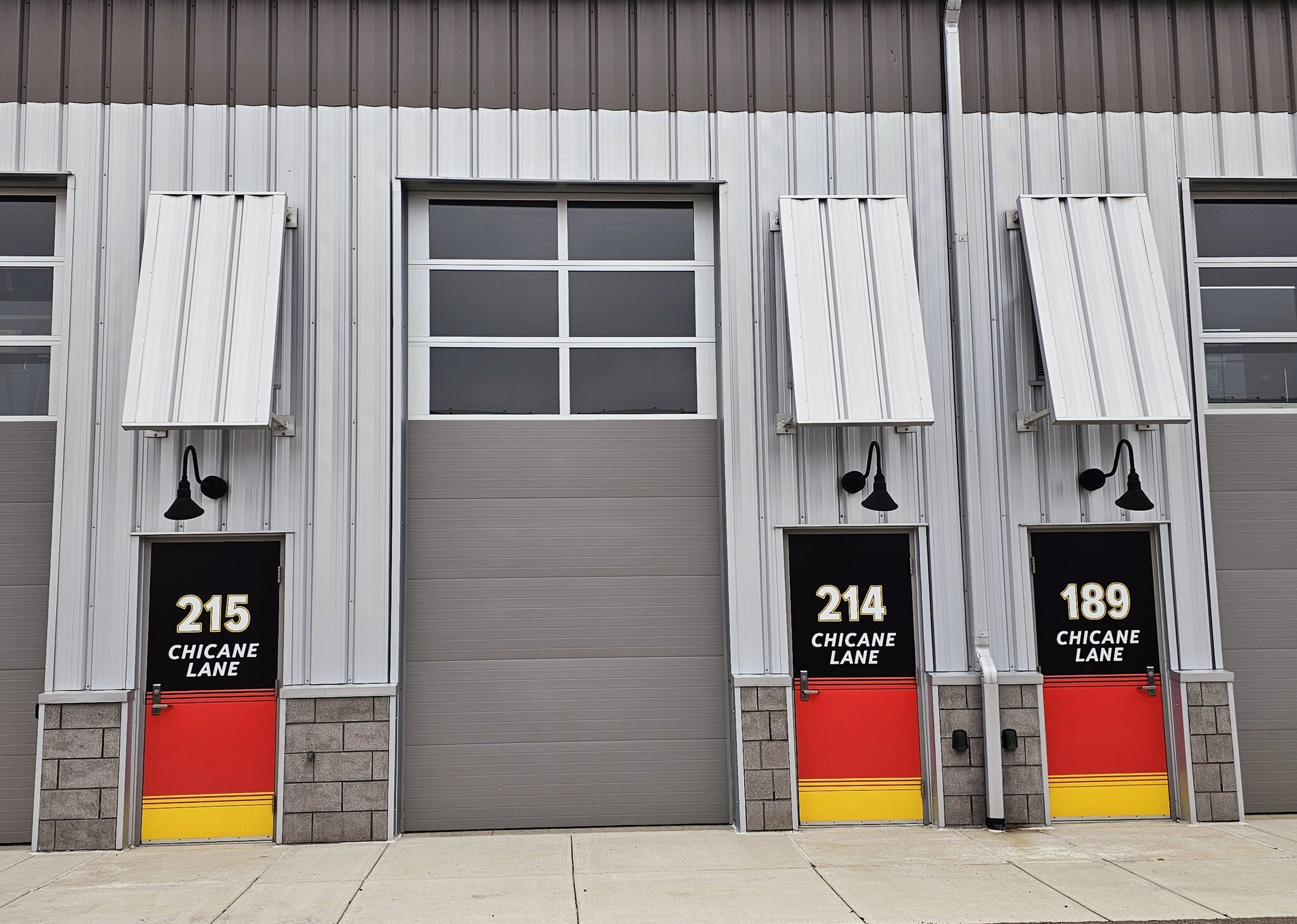 214 Chicane Ln, Pontiac, MI for sale Building Photo- Image 1 of 11