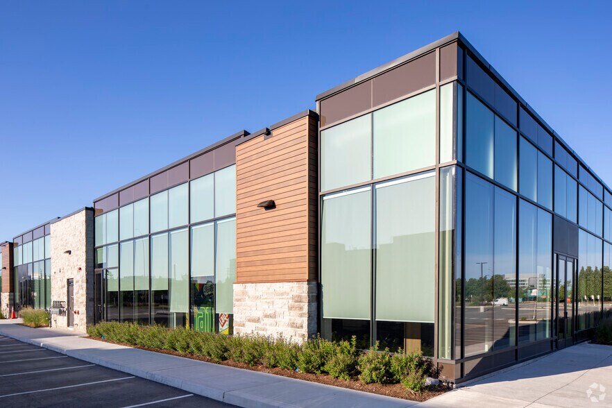 2105 Matheson Blvd E, Mississauga, ON à louer - Photo du bâtiment - Image 3 de 8