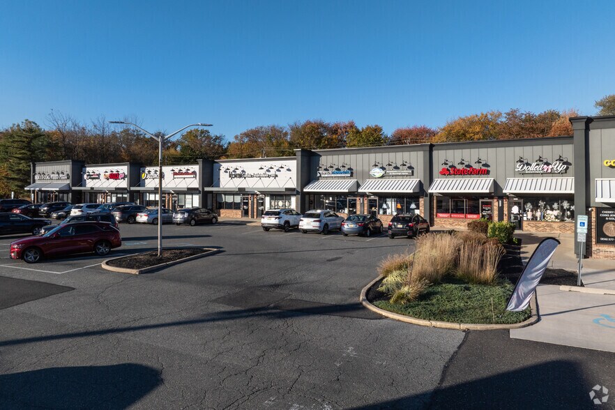 2110 E Rt 70, Cherry Hill, NJ à louer - Photo du bâtiment - Image 3 de 6