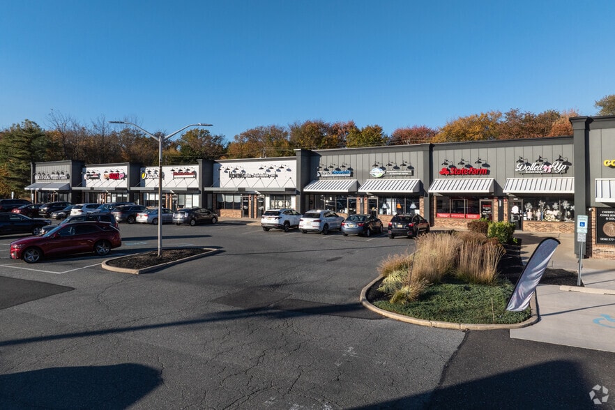 2110 E Rt 70, Cherry Hill, NJ à louer - Photo du bâtiment - Image 3 de 6