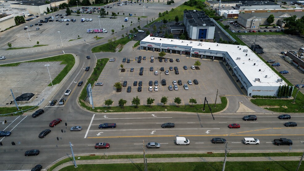 8106-8154 Springboro Pike, Miamisburg, OH à louer - Photo du bâtiment - Image 3 de 3