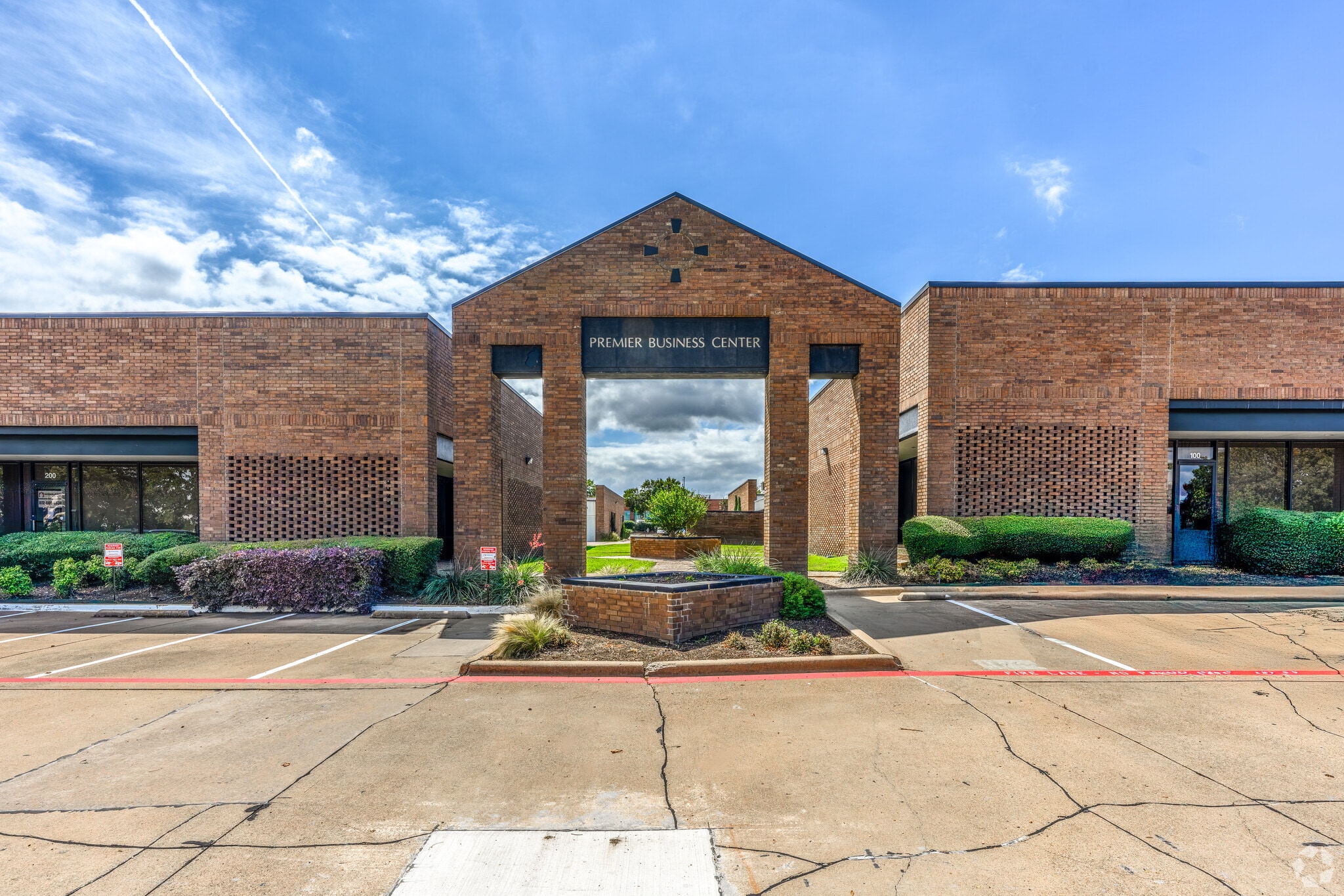 3150 Premier Dr, Irving, TX for lease Primary Photo- Image 1 of 16