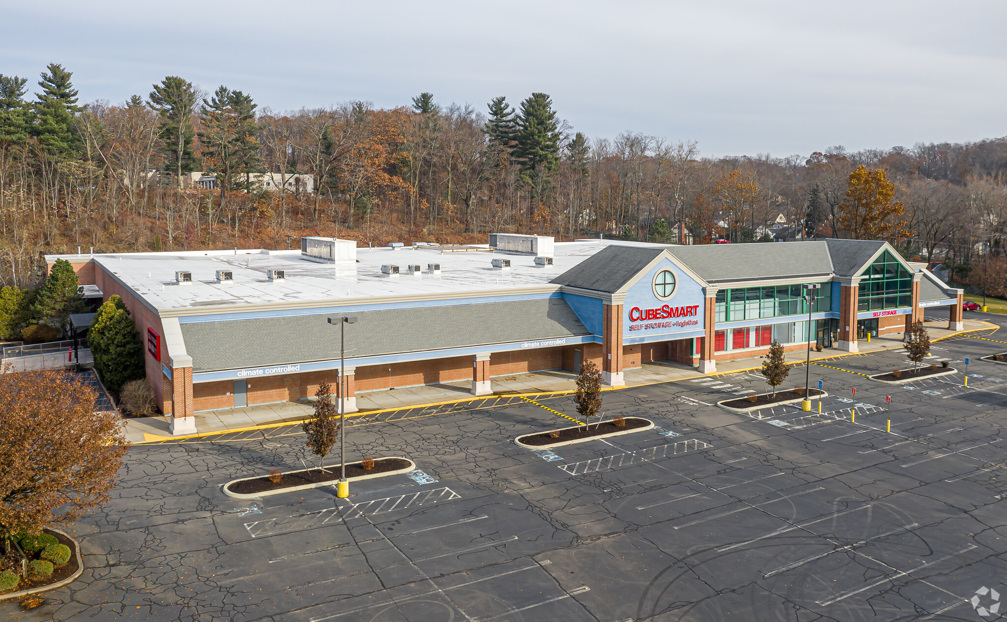 1055 W Main St, New Britain, CT à vendre Photo du bâtiment- Image 1 de 1