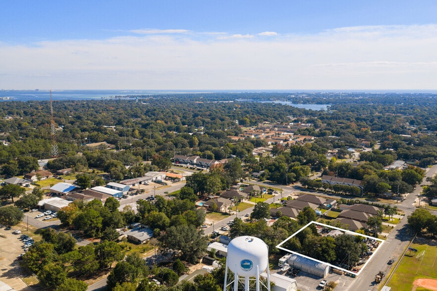 805 Playground Rd, Fort Walton Beach, FL à vendre - Photo du bâtiment - Image 1 de 23