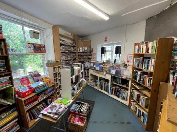 35 Bridgehouse Ln, Keighley for sale - Interior Photo - Image 3 of 4