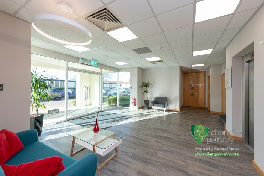 Waltham Rd, Maidenhead for lease - Building Photo - Image 2 of 16