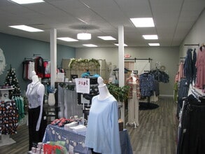 2331 Velp Ave, Green Bay, WI à louer Photo intérieure- Image 1 de 6