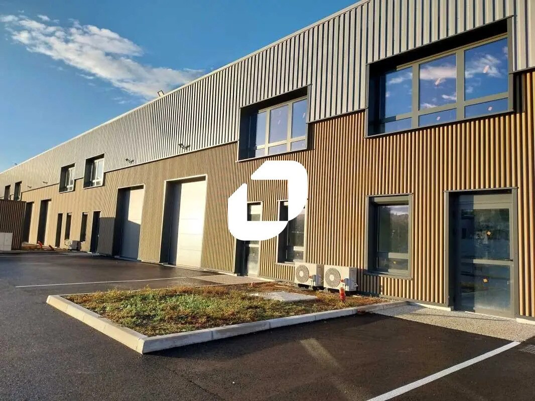 225 Avenue Des Marronniers, Bourgoin-Jallieu à louer Photo du bâtiment- Image 1 de 27