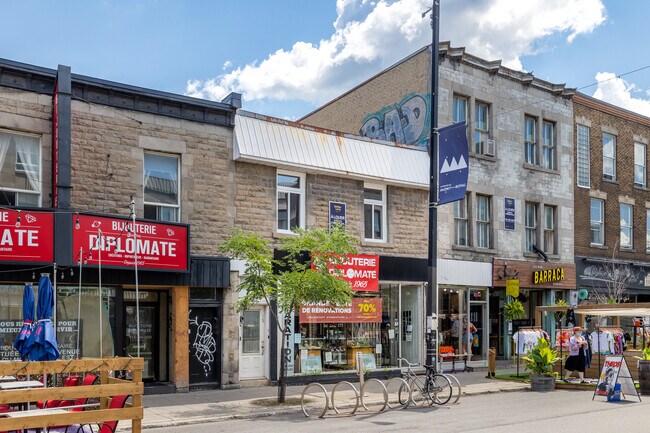 Plus de détails pour 1136 Av du Mont-Royal E, Montréal, QC - Commerce de détail à louer