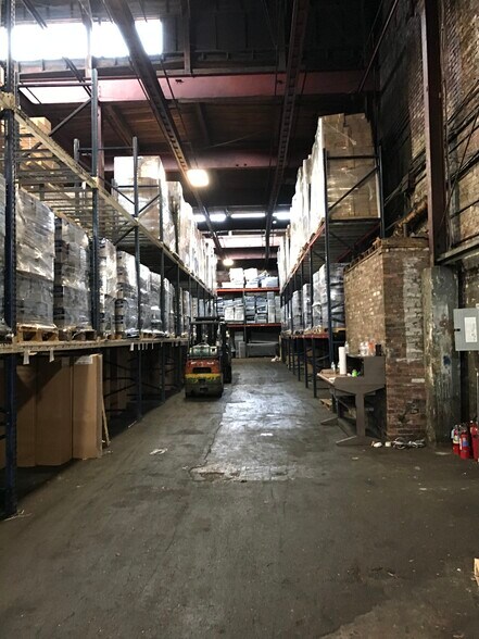 999 Sherosky Way, Springdale, PA à louer - Photo intérieure - Image 1 de 4