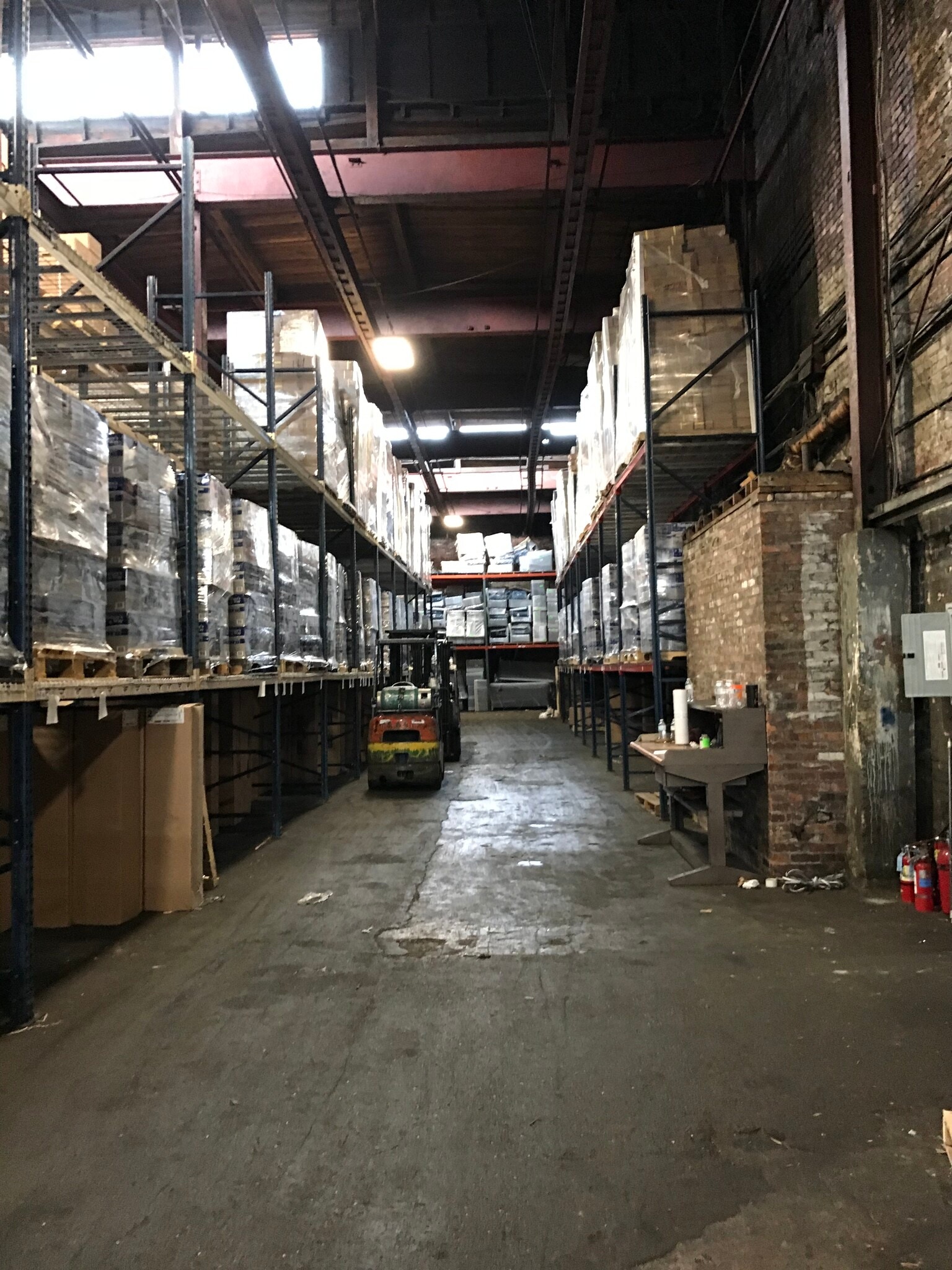 999 Sherosky Way, Springdale, PA for lease Interior Photo- Image 1 of 5