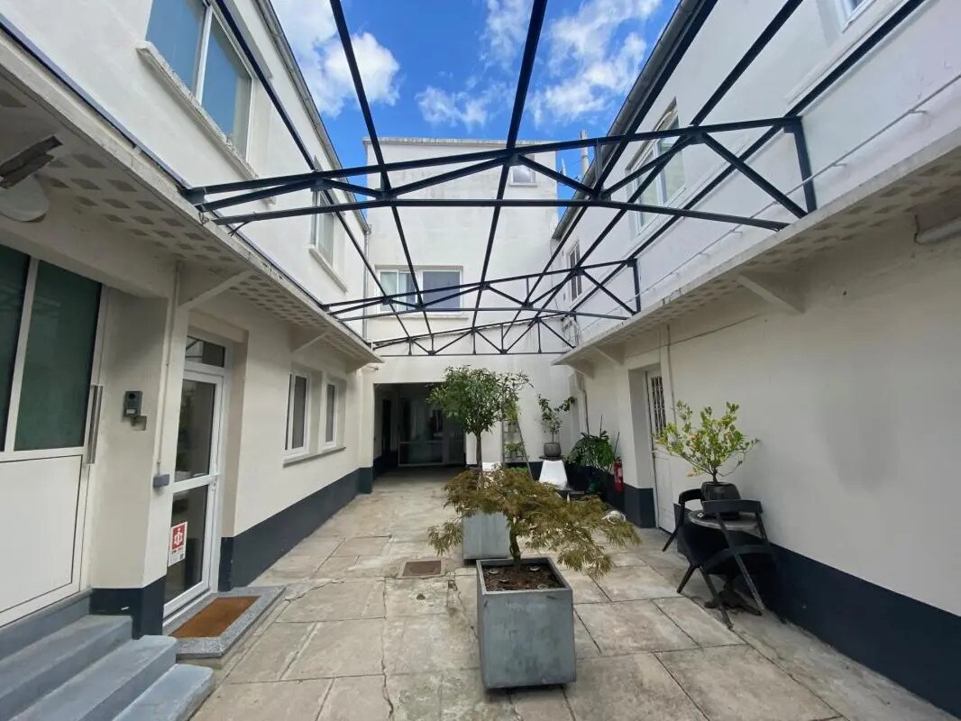 Bureau dans Saint-Maur-des-Fossés à louer Photo du bâtiment- Image 1 de 9