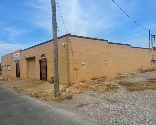 Indiana Avenue Industrial Park portfolio of 5 properties for sale on LoopNet.ca - Building Photo - Image 1 of 2