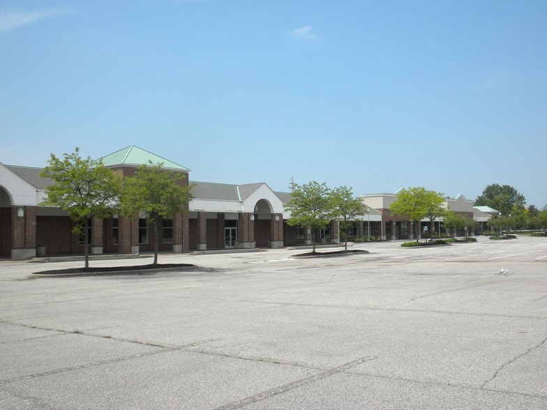 22101-22169 Rockside Rd, Bedford, OH à vendre - Photo du bâtiment - Image 2 de 2