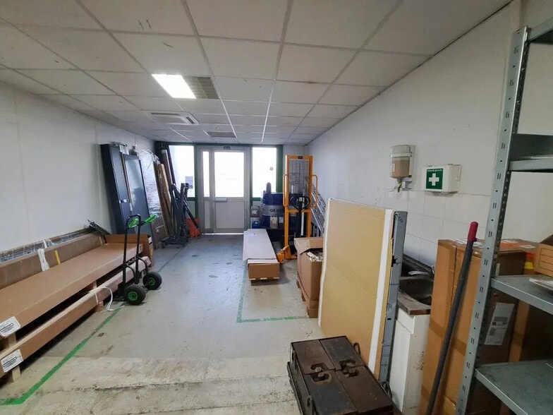 Flex in Labège for lease - Interior Photo - Image 2 of 6