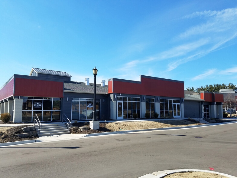 4210 Stadium Dr, Kalamazoo, MI for lease - Building Photo - Image 2 of 17