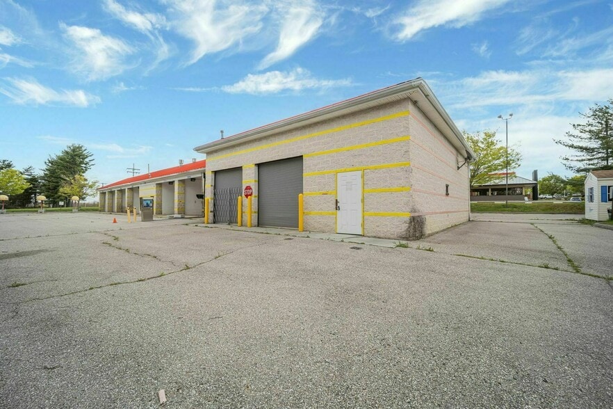 6625 Grove Ave, Windsor Mill, MD à louer - Photo du bâtiment - Image 2 de 14