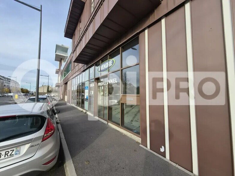 Retail in Reims for sale - Building Photo - Image 1 of 7