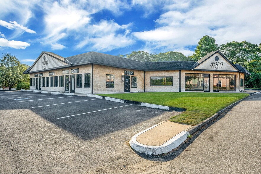 10200 Main Rd, Mattituck, NY for sale - Building Photo - Image 2 of 25