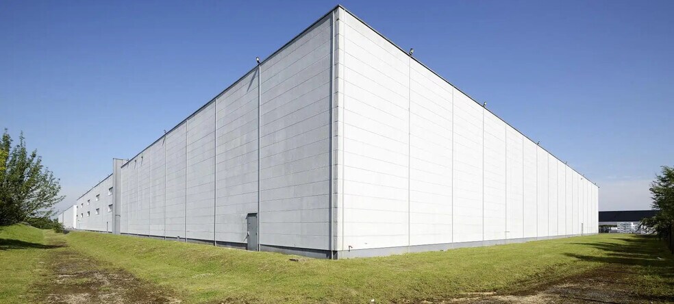 Industrial in Marly-la-Ville for lease - Building Photo - Image 2 of 44