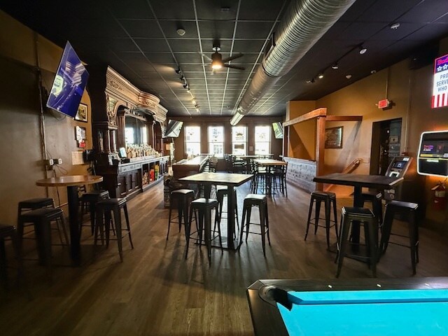 118 S 3rd St, Boonville, IN à vendre - Photo du bâtiment - Image 2 de 14