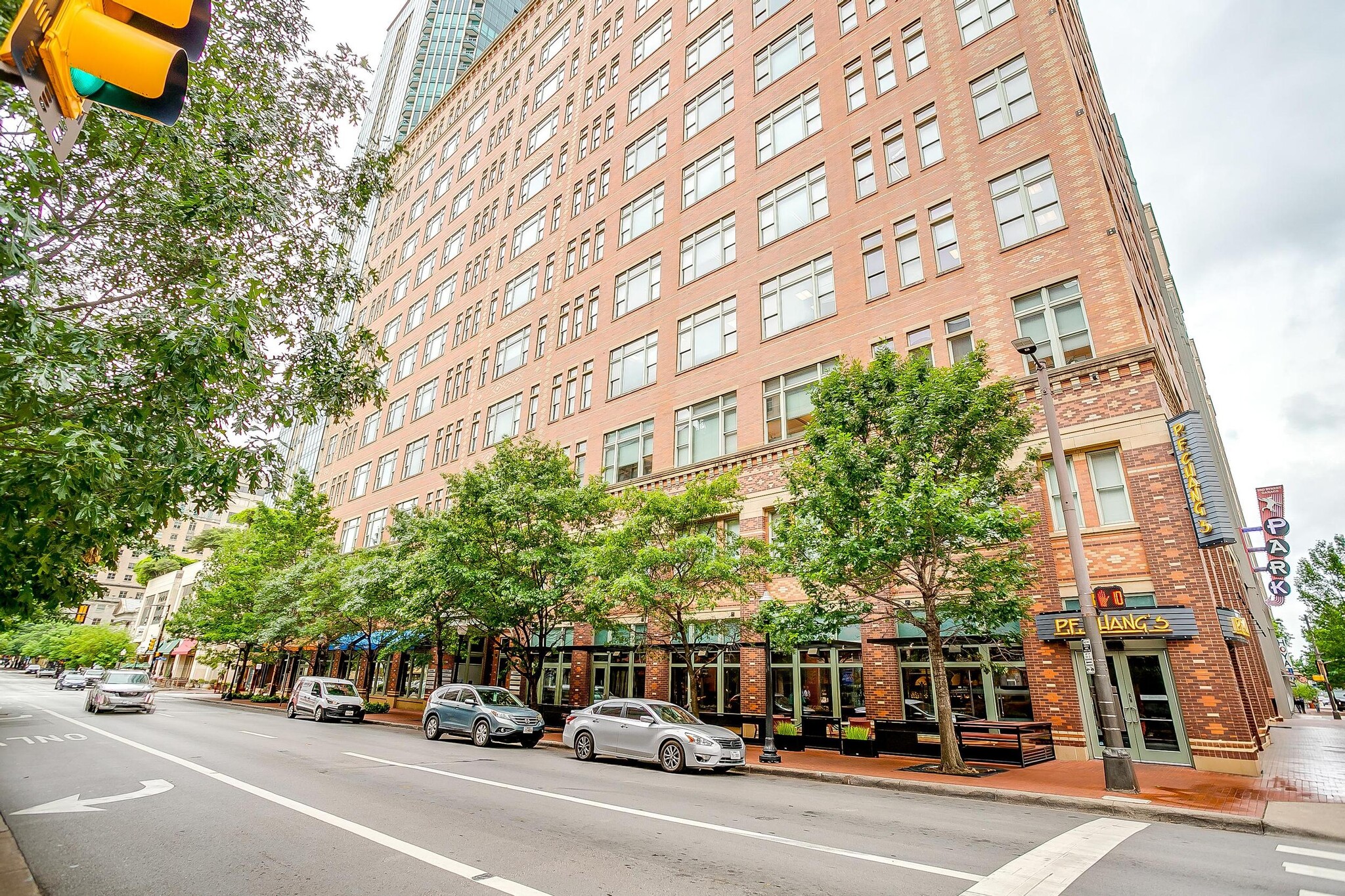 420 Throckmorton St, Fort Worth, TX for lease Primary Photo- Image 1 of 11