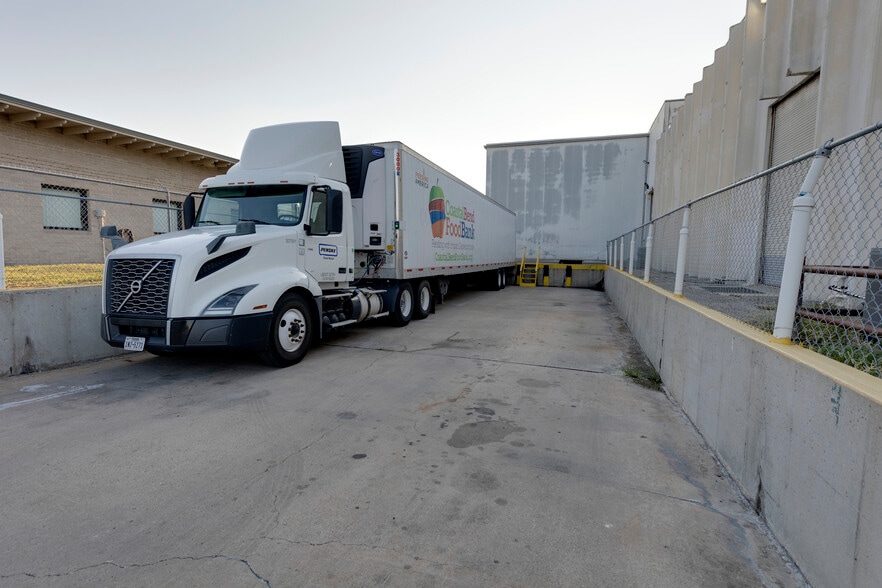 826 Krill St, Corpus Christi, TX for lease - Building Photo - Image 3 of 18