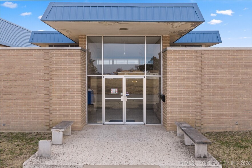 1032 Cherry St, Ardmore, OK à vendre - Photo du bâtiment - Image 2 de 6