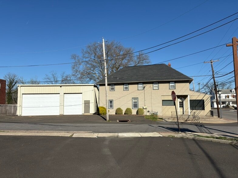 3000 Mount Carmel Ave, Glenside, PA à vendre - Photo principale - Image 1 de 2