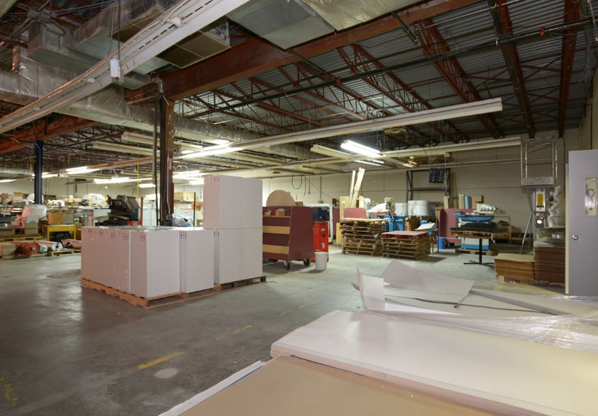 5359 Canotek Rd, Ottawa, ON for sale - Interior Photo - Image 3 of 8