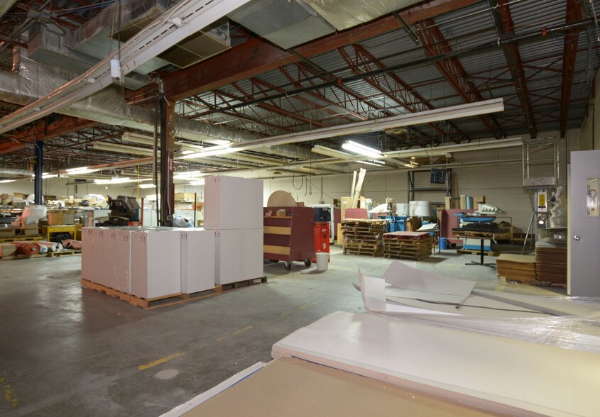 5359 Canotek Rd, Ottawa, ON à vendre - Photo intérieure - Image 3 de 8