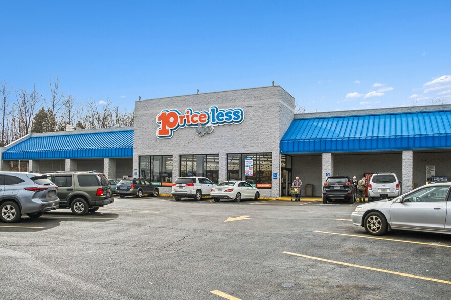 2 Grocery-Anchored Centers | Kingsport portefeuille de 2 propriétés à vendre sur LoopNet.ca - Photo du bâtiment - Image 1 de 2