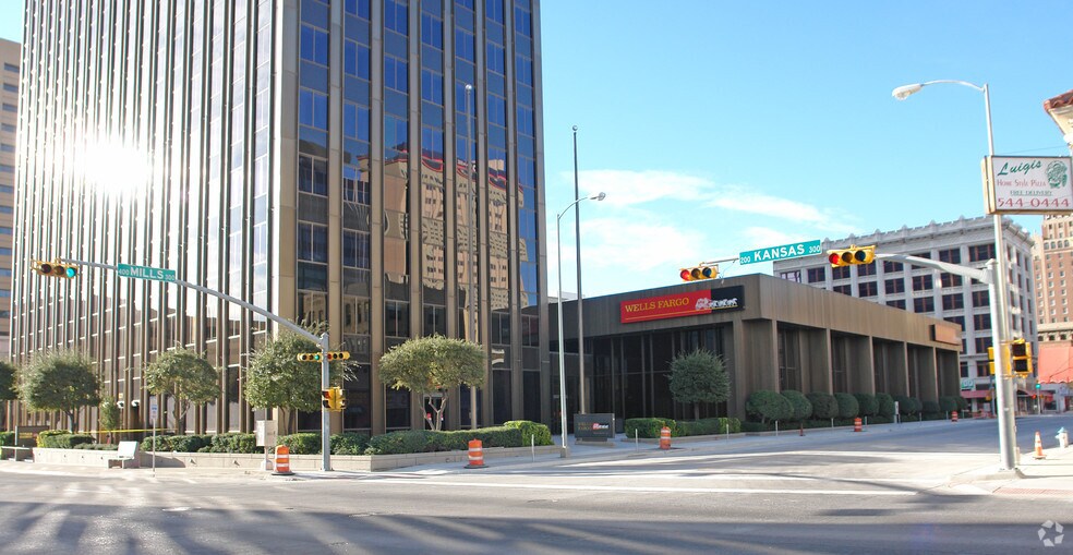 221 N Kansas St, El Paso, TX à louer - Photo du bâtiment - Image 3 de 12