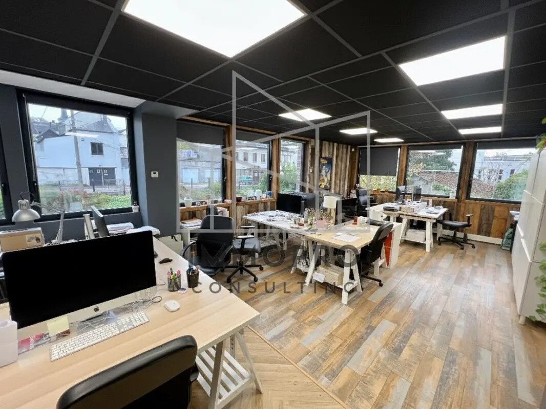 Flex in Notre-Dame-de-Bondeville for lease Interior Photo- Image 1 of 2