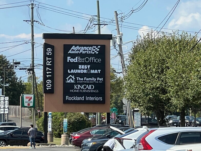 109-117 E Route 59, Nanuet, NY à louer - Photo du bâtiment - Image 2 de 10