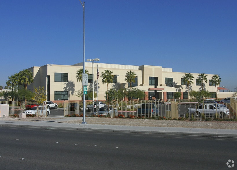 700 N Rancho Dr, Las Vegas, NV for lease - Building Photo - Image 2 of 3