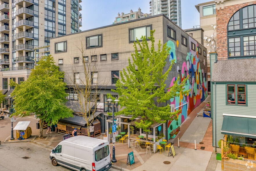 106 1st St W, North Vancouver, BC for lease - Building Photo - Image 2 of 8