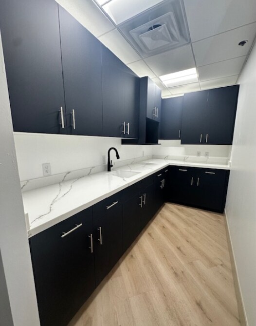 10617 N Hayden Rd, Scottsdale, AZ for lease Interior Photo- Image 1 of 2