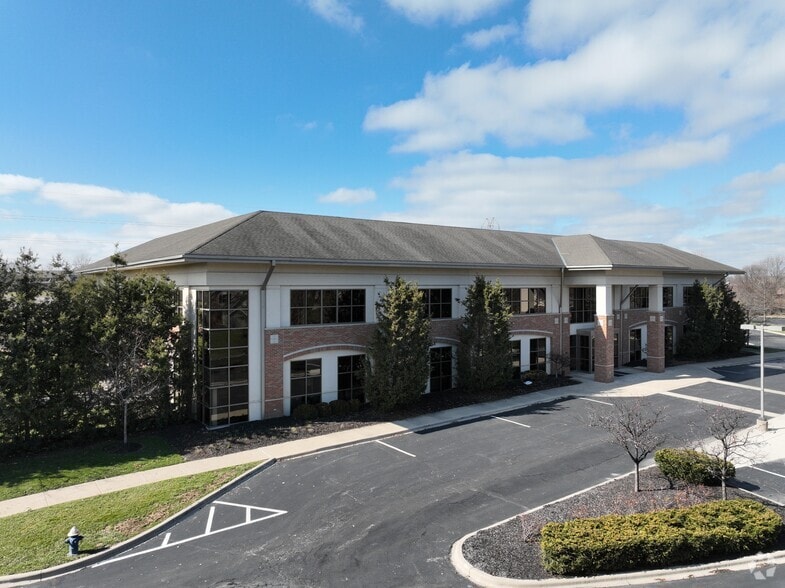 4640 Trueman Blvd, Hilliard, OH for lease - Matterport Community - Image 3 of 38