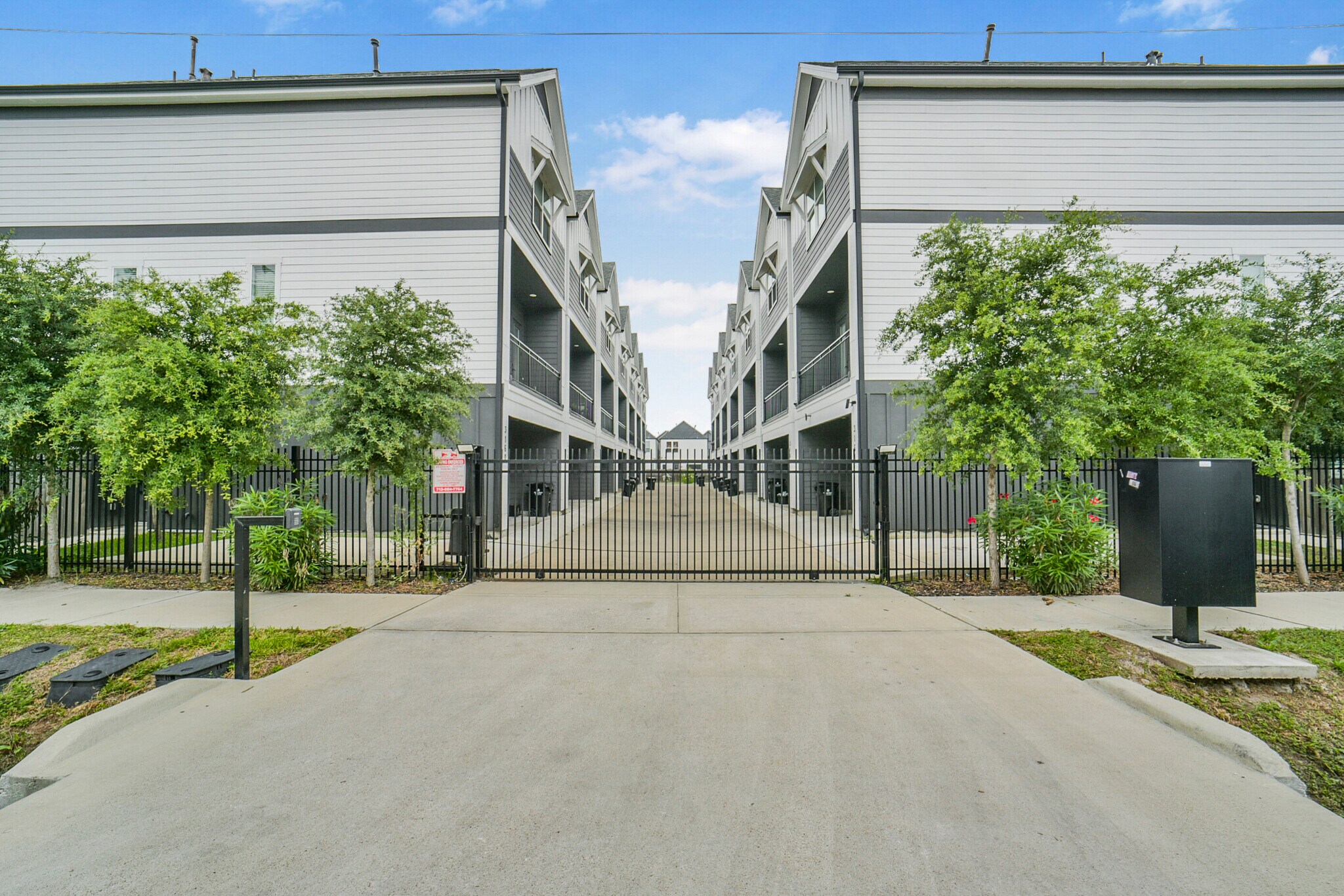 316 Thornton Rd, Houston, TX à vendre Photo du bâtiment- Image 1 de 51