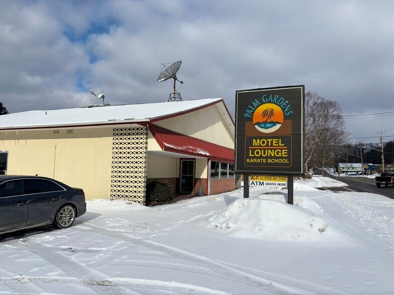 212 Buffalo St, Gowanda, NY à vendre - Photo du bâtiment - Image 2 de 18