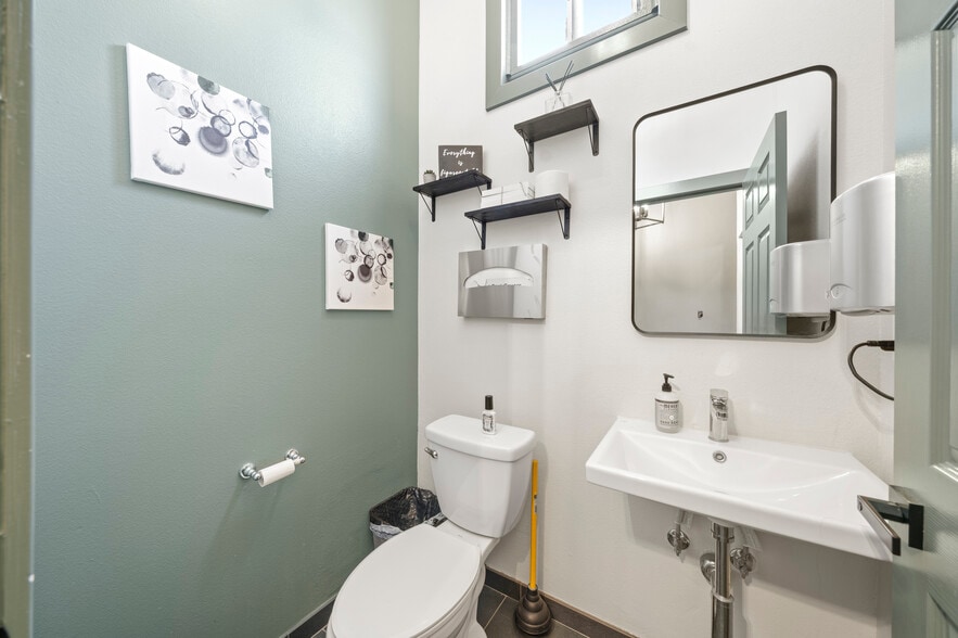 212 Main St, Seal Beach, CA for lease - Other - Image 2 of 7