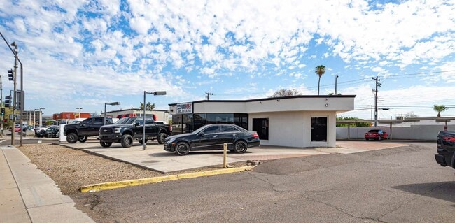 Plus de détails pour 925 N Scottsdale Rd, Scottsdale, AZ - Commerce de détail à vendre