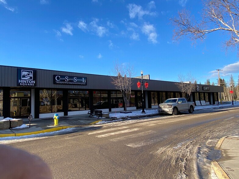 111 Government Rd, Hinton, AB for lease - Primary Photo - Image 1 of 6