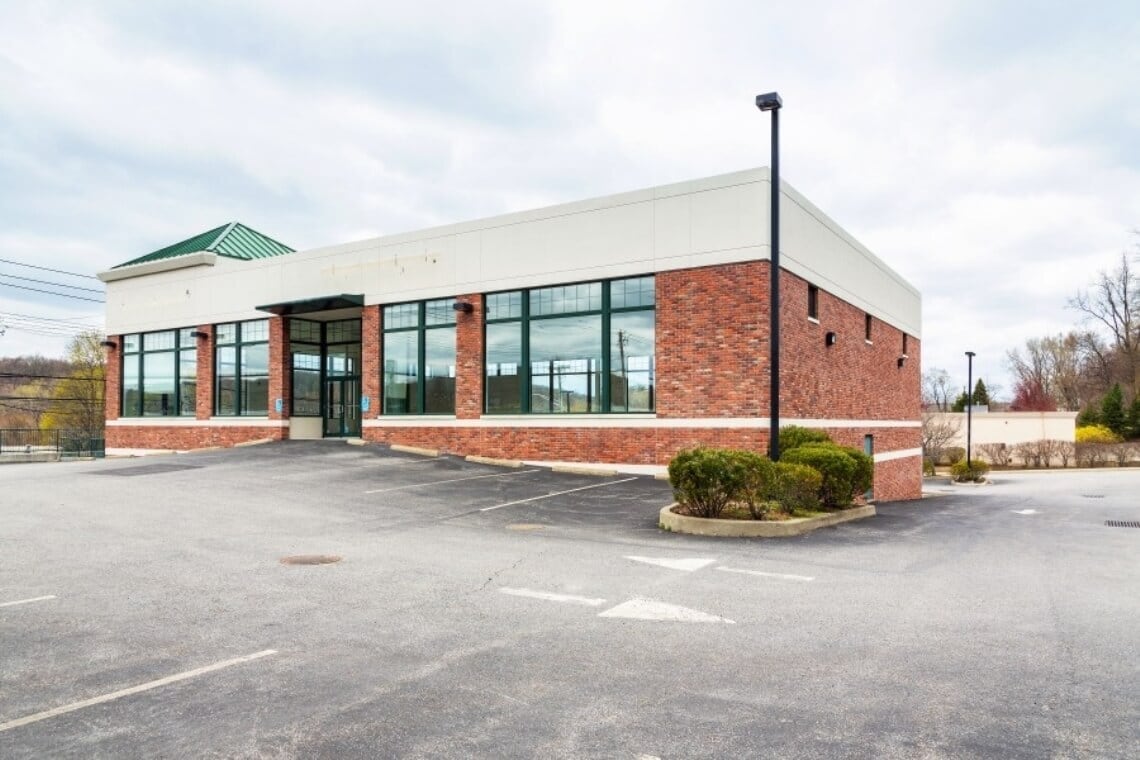 800 N Bedford Rd, Mount Kisco, NY for sale Building Photo- Image 1 of 13