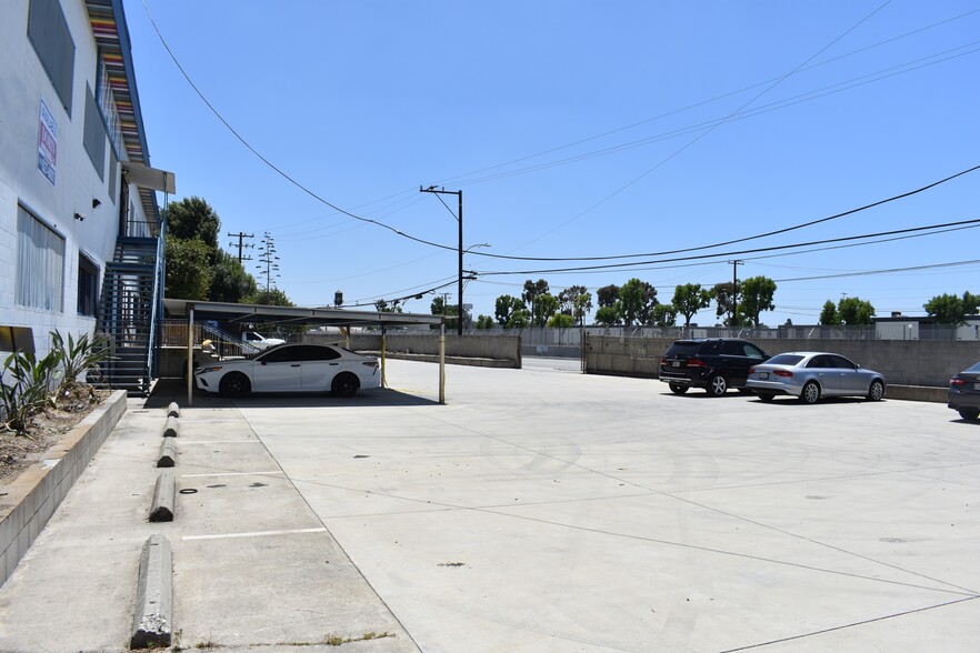 12150 S Alameda St, Lynwood, CA à louer - Photo du bâtiment - Image 3 de 13