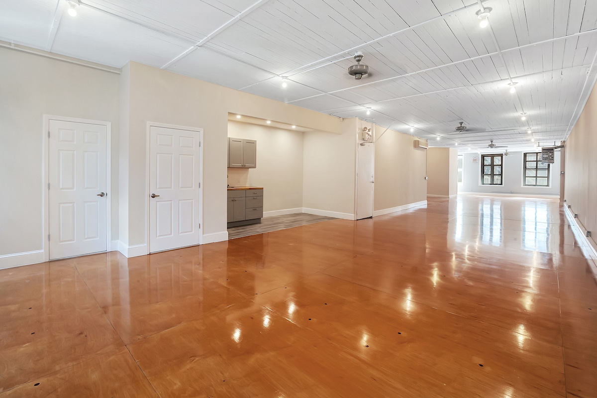 28 Warren St, New York, NY for lease Interior Photo- Image 1 of 4